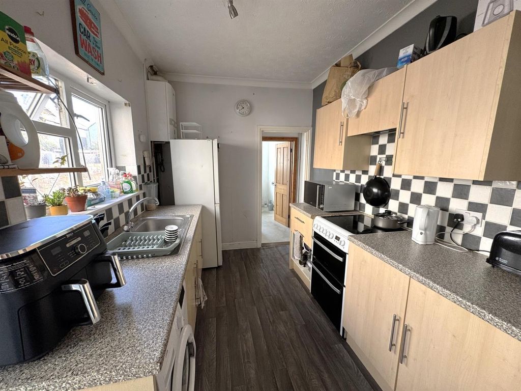 Property photo 1 of 3 Kitchen.Jpg