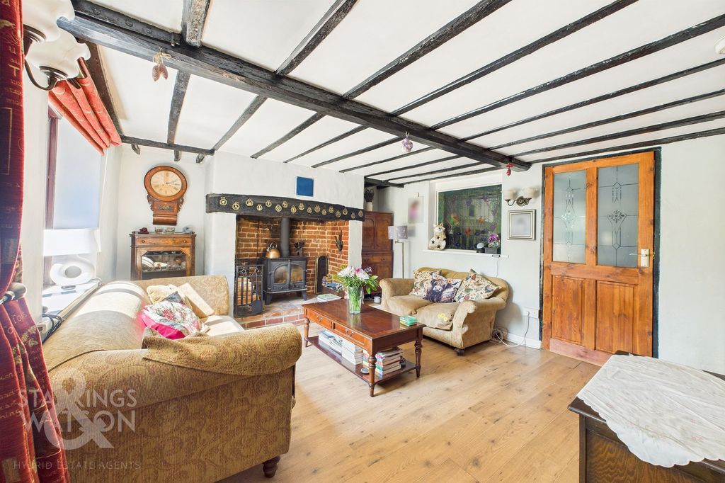 Property photo 2 of 32