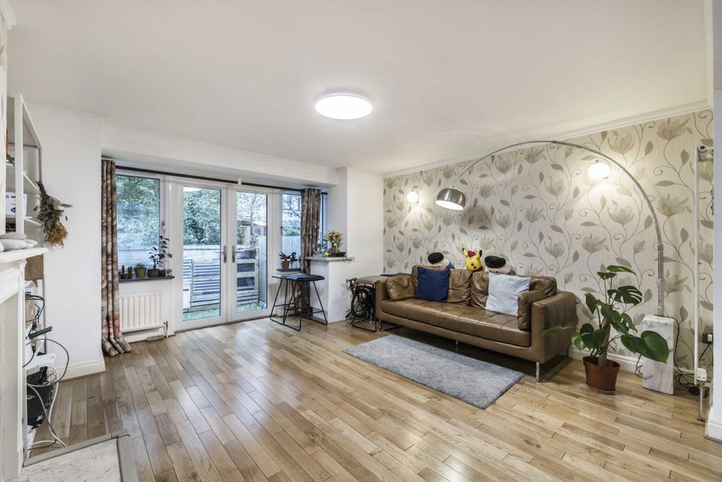 Property photo 2 of 9