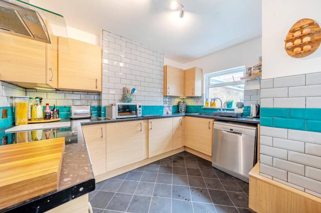 Property photo 3 of 17 Kitchen