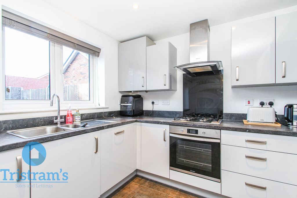 Property photo 3 of 19 Img_8113