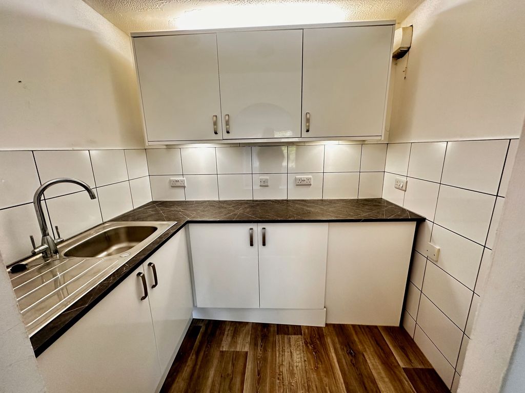 Property photo 1 of 14 Image