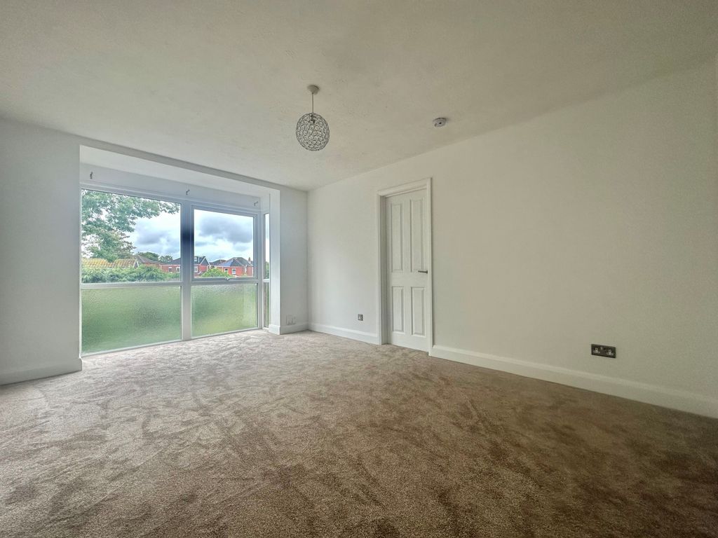 Property photo 3 of 8 Living Room