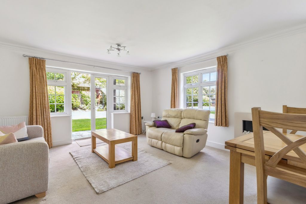Property photo 2 of 11