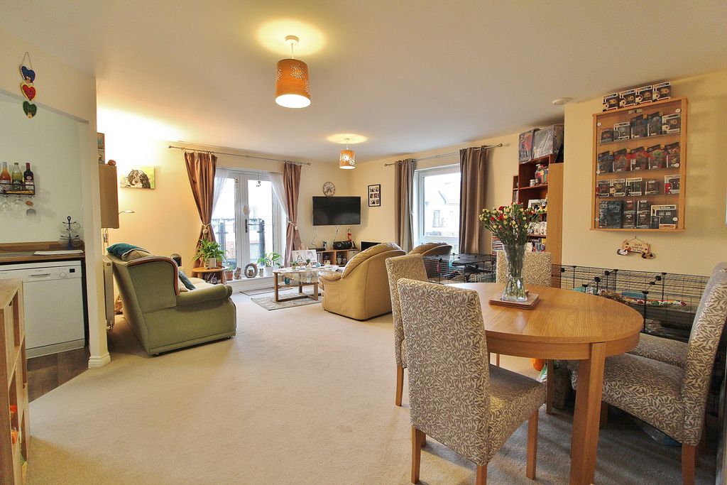 Property photo 2 of 11