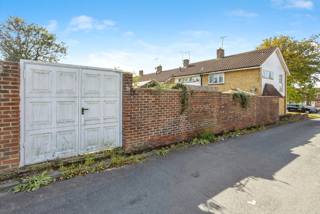 Property photo 2 of 17 Photo