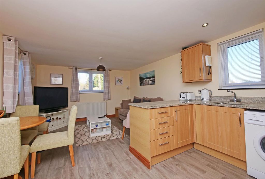 Property photo 3 of 11 Pnmb0150.Jpg