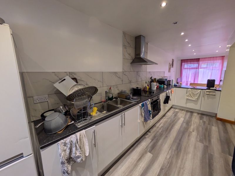 Property photo 3 of 14 Photo 6