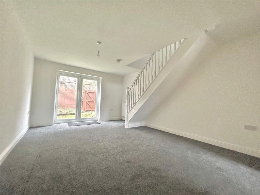 Property photo 2 of 9 Lounge 2.Jpg