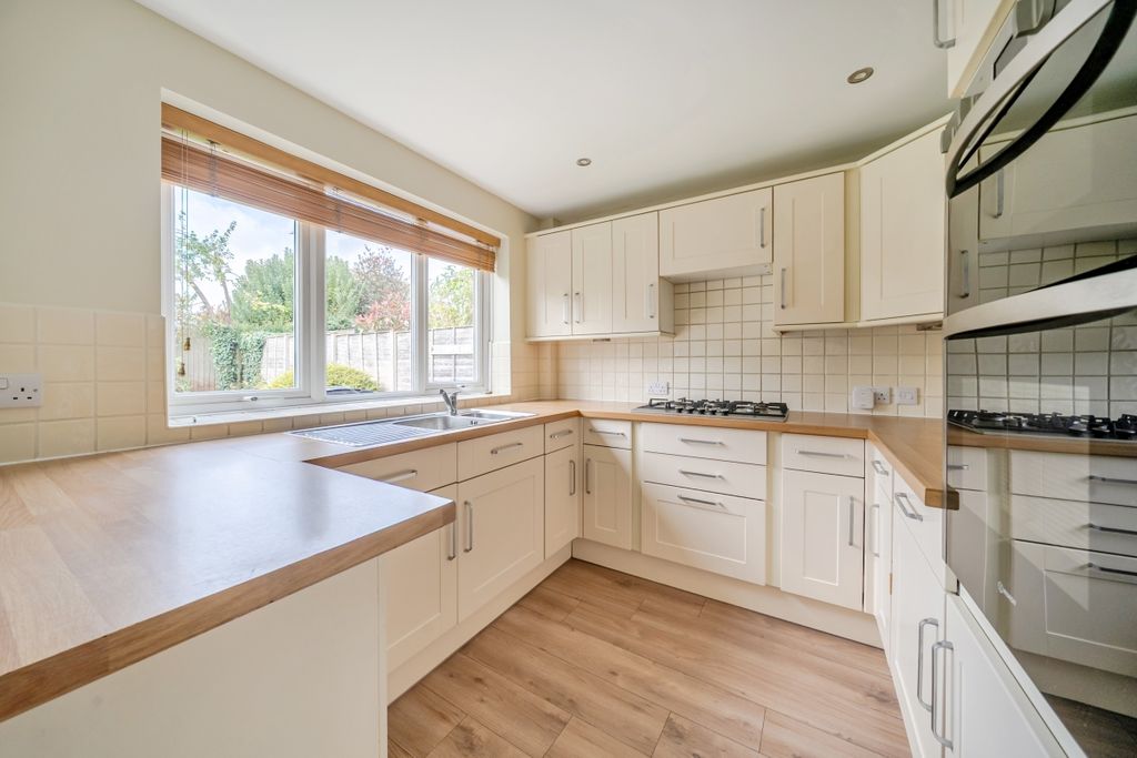 Property photo 3 of 11 1366006-6-68F77E3...