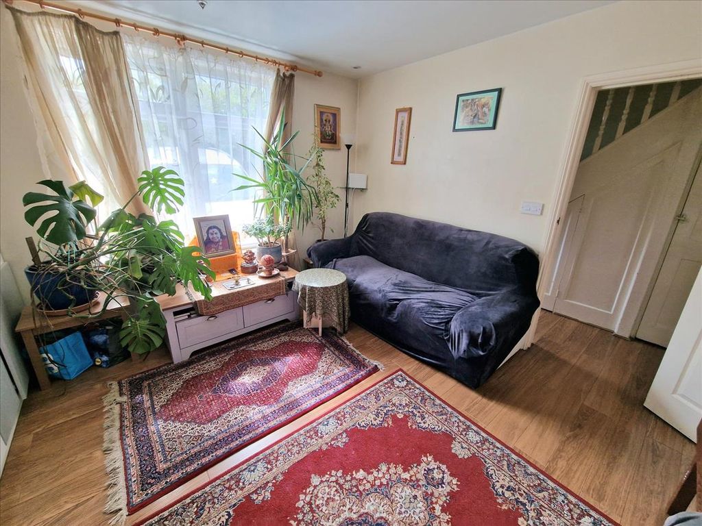 Property photo 3 of 13