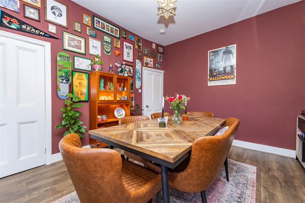 Property photo 3 of 16 Dining Room