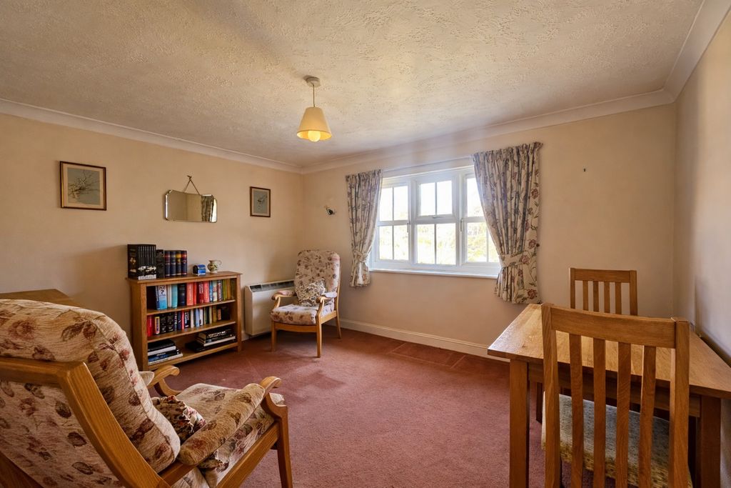 Property photo 3 of 17