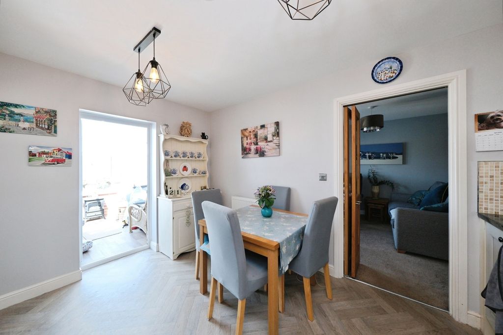 Property photo 3 of 16 Pbox-Img.Jpg