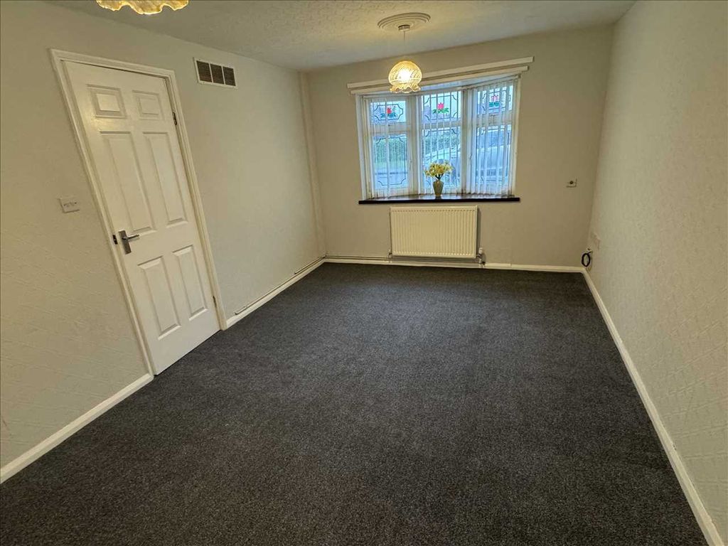 Property photo 2 of 9 Lounge