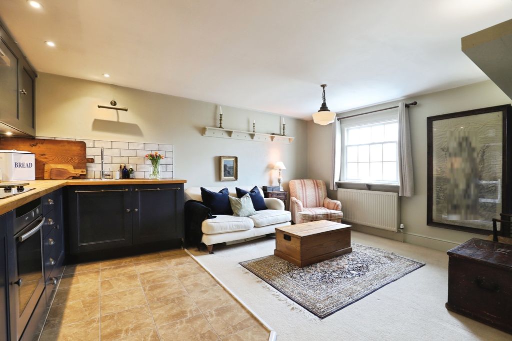 Property photo 2 of 18 Pbox-Img.Jpg