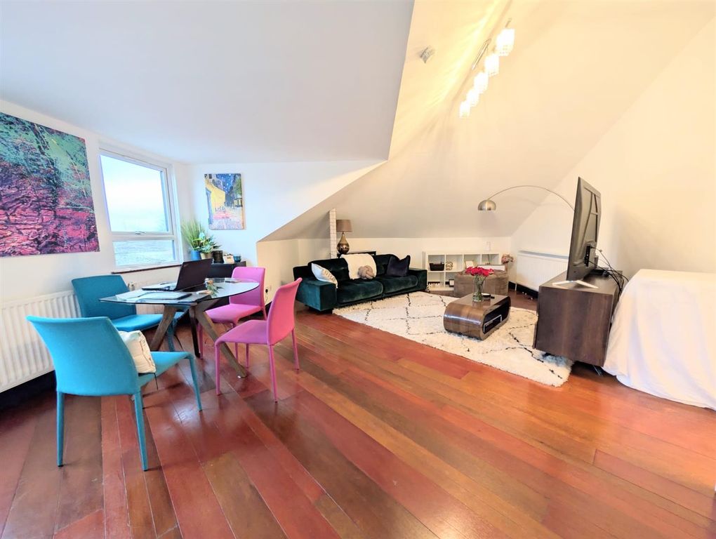 Property photo 2 of 6 Bc67A9E1-4B2A-4Dca-82E2-6A0F48494Bd8.Jpg