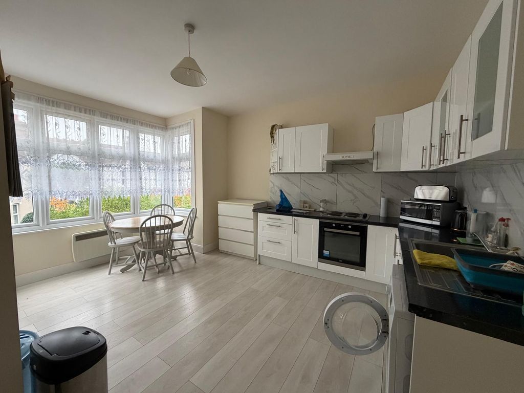 Property photo 1 of 3