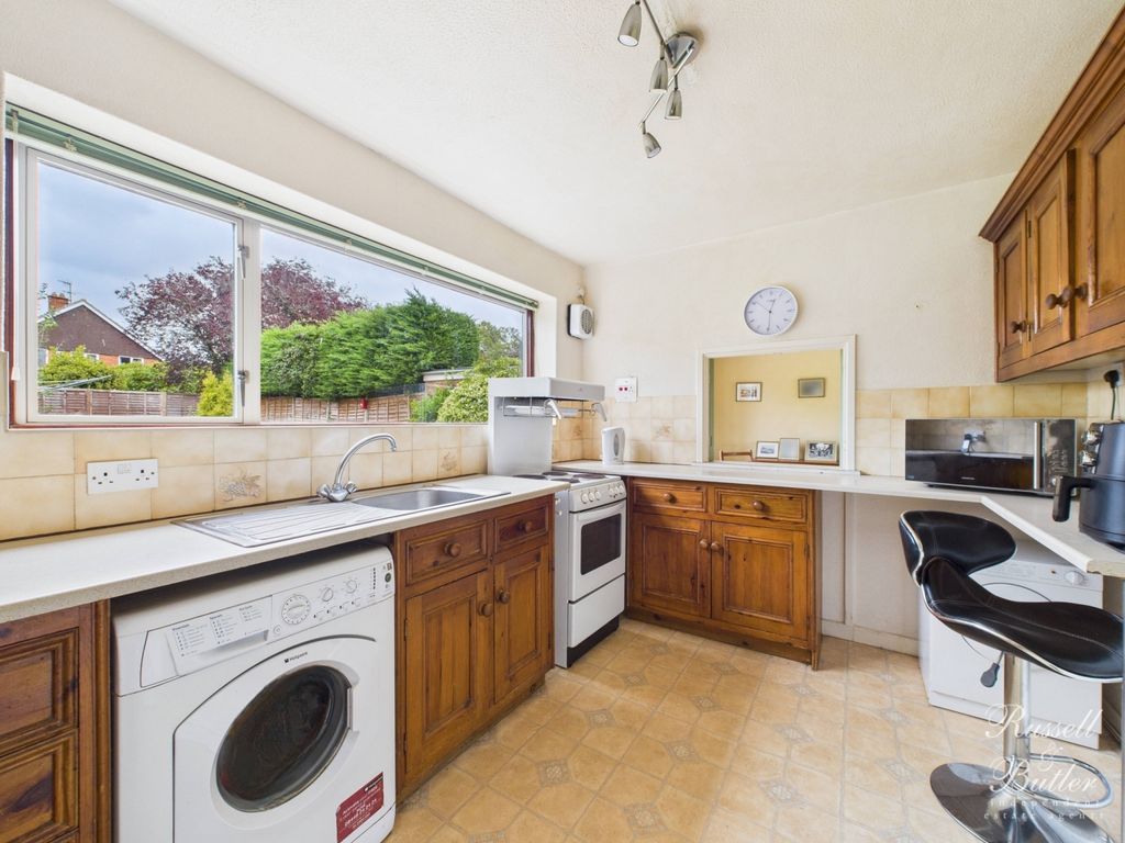 Property photo 3 of 12 Cam01995G0-Pr0356-Still010