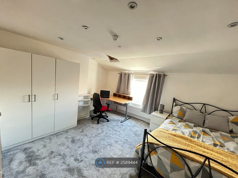 Property photo 1 of 9 Available Now, Refurbished In Part 2025