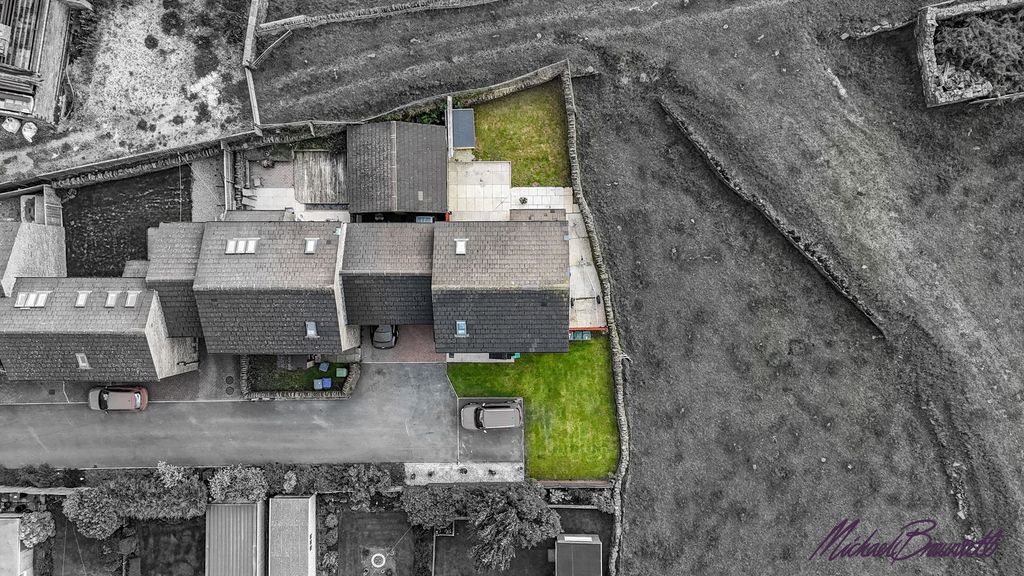 Property photo 3 of 35