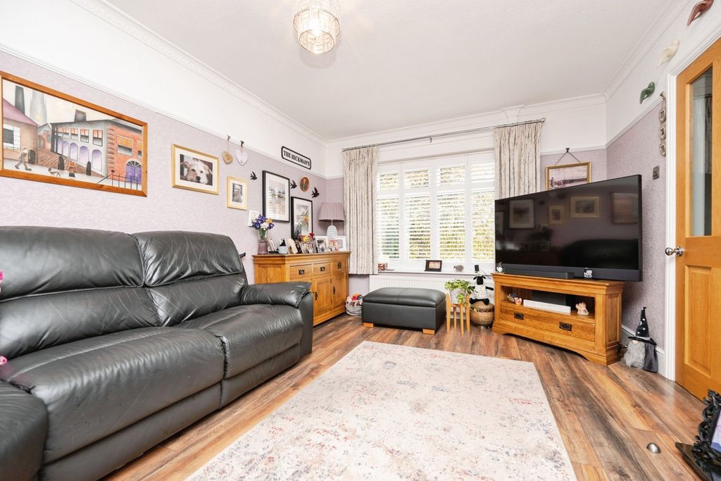 Property photo 3 of 19 Pbox-Img.Jpg