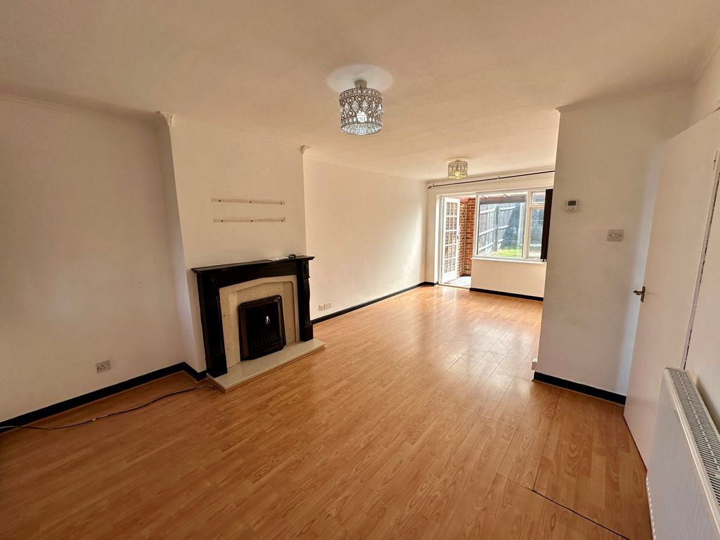 Property photo 2 of 12 Living Room