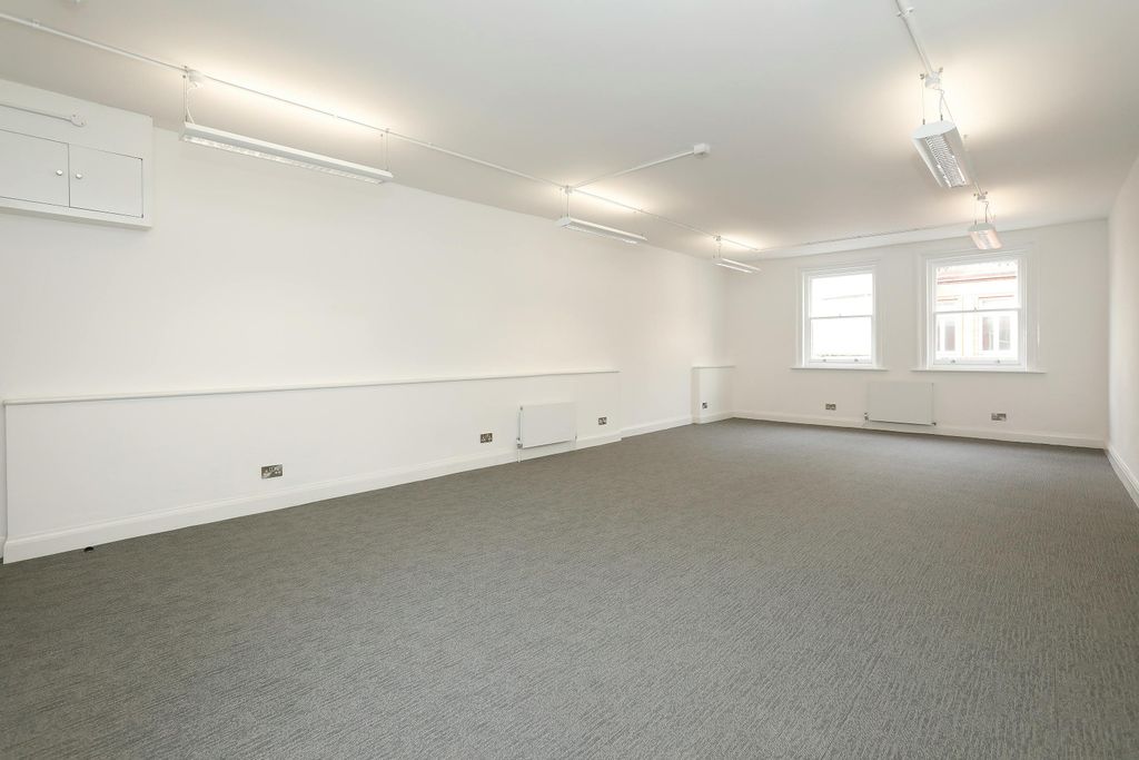 Property photo 2 of 6 00023400-Main-1.Jpg