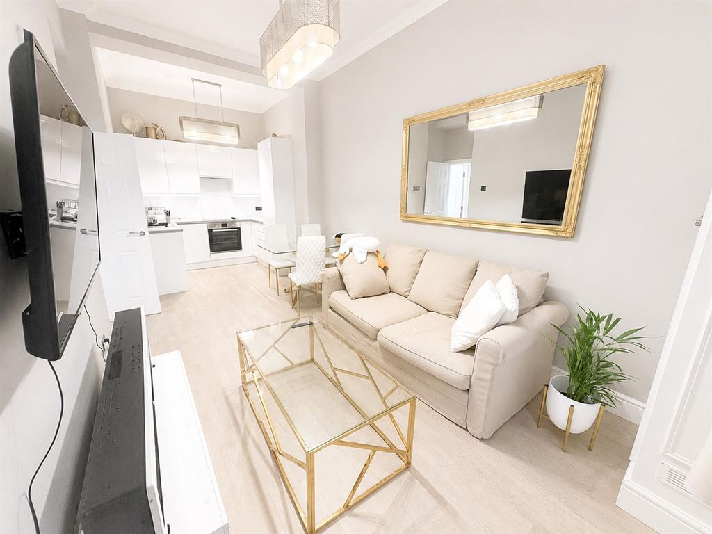 Property photo 1 of 6 Lounge 2.Png