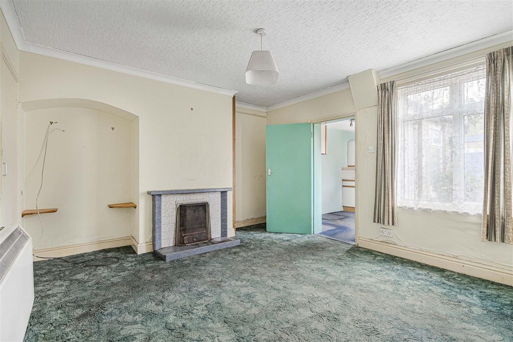 Property photo 3 of 14 9_94882.Jpg