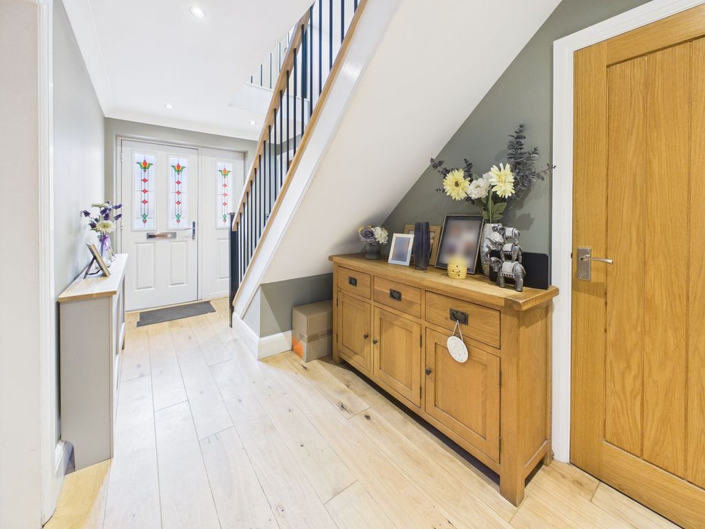 Property photo 2 of 23 Entrance Hall
