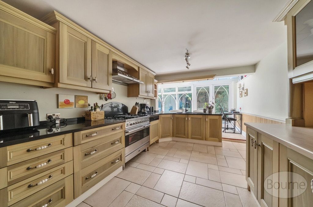 Property photo 2 of 12 Picture No. 05