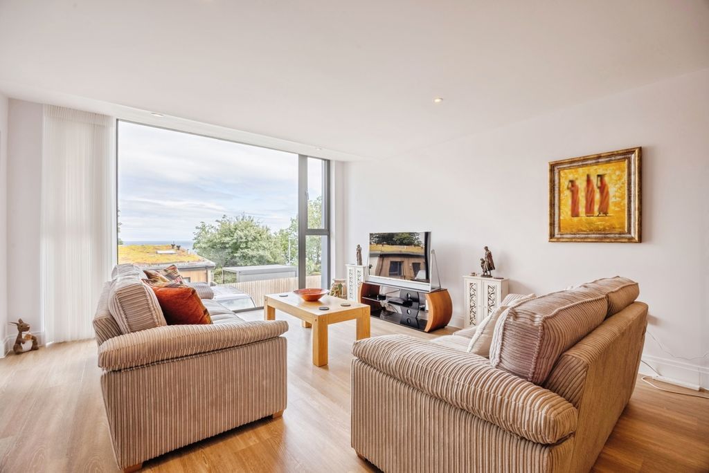 Property photo 3 of 20 Pbox-Img.Jpg