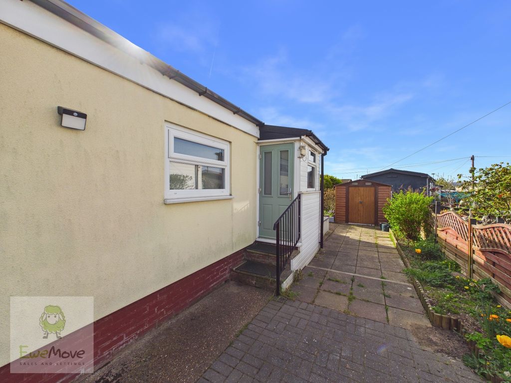 Property photo 2 of 9 Front Entrance