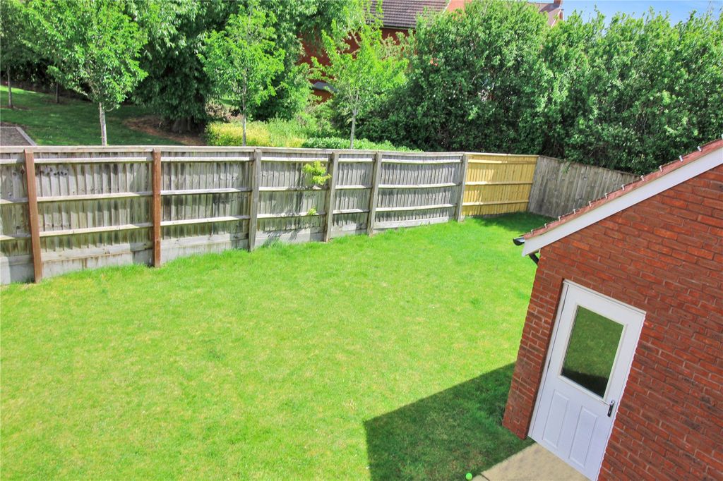 Property photo 3 of 18 Picture No. 02