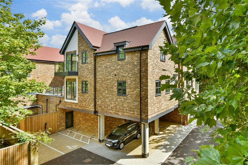 Property photo 2 of 18 External (Web)