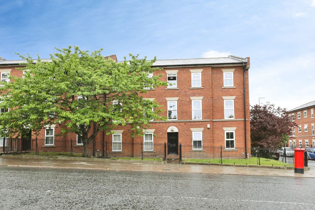 Property photo 1 of 15 Front