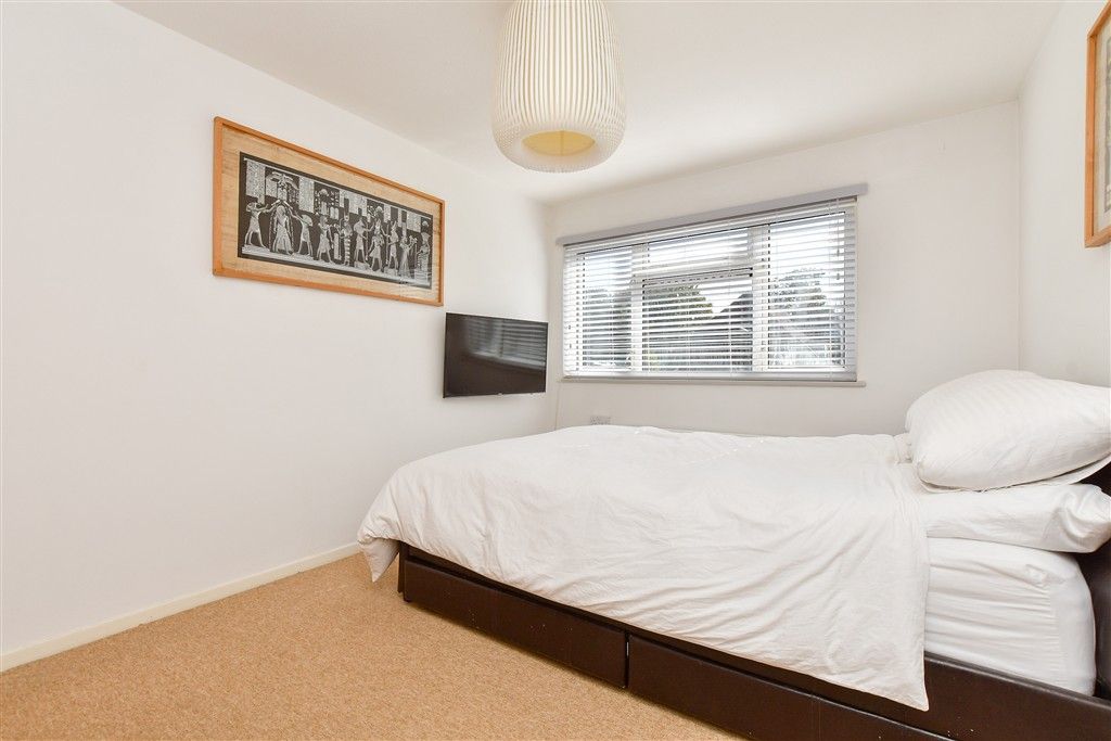 Property photo 3 of 10 Bedroom
