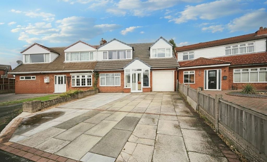 Property photo 2 of 28