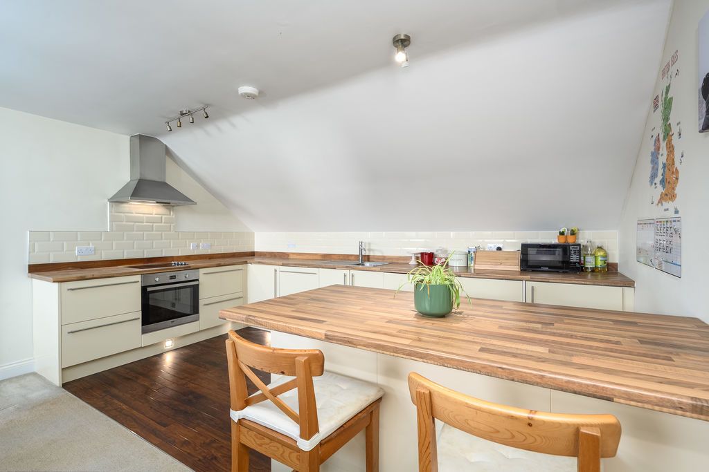 Property photo 2 of 14 Photo 9