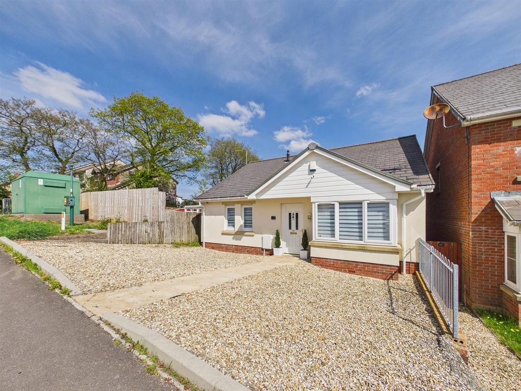 Property photo 1 of 17 Cam04045G0-Pr0087-Still018.Jpg