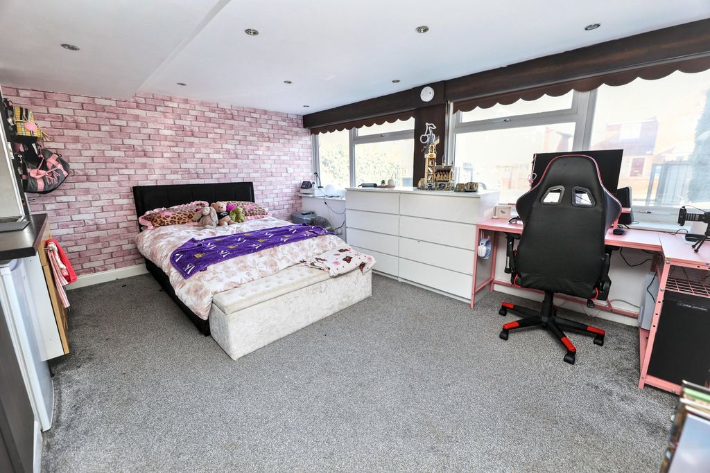 Additional image 8 of 6 bed detached house for saleSt. Pauls Road, Clacton-On-Sea CO15