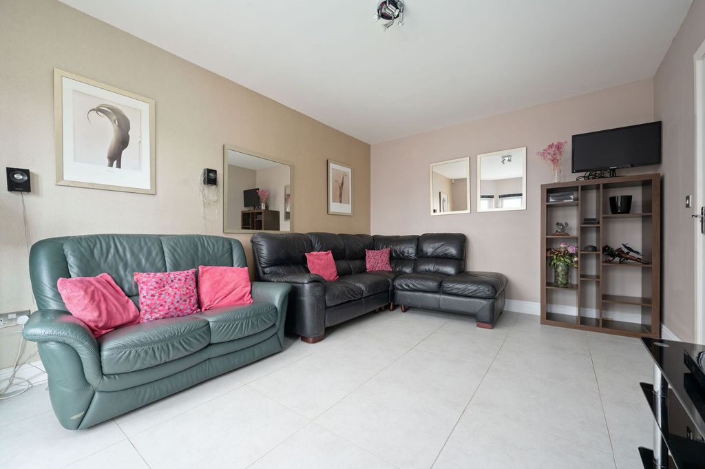 Property photo 2 of 35