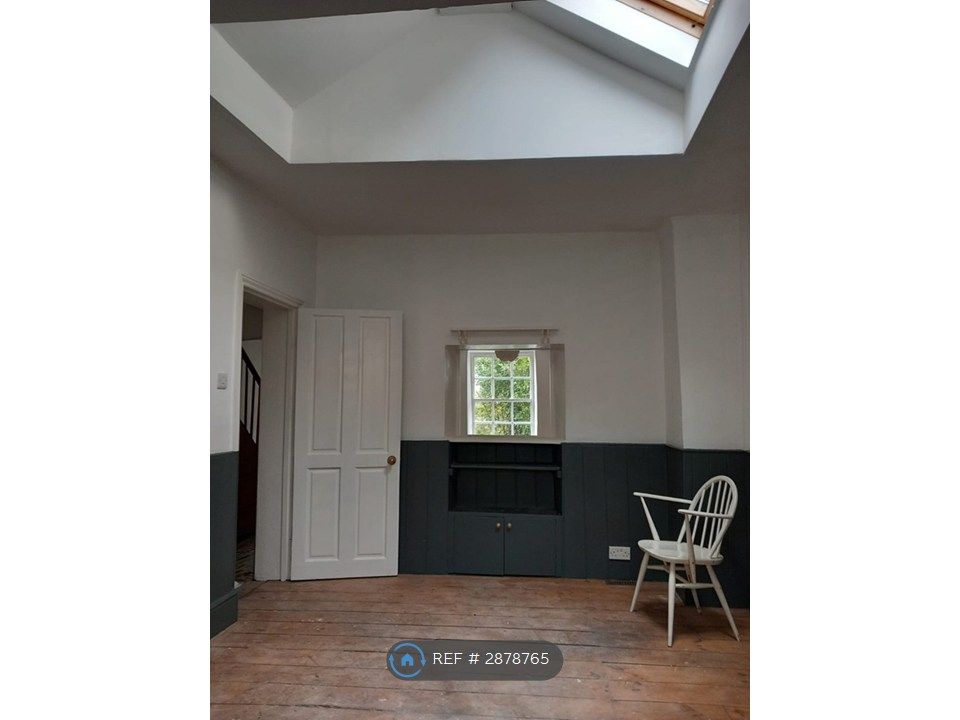 Property photo 3 of 8 Dining Room/Kitchen