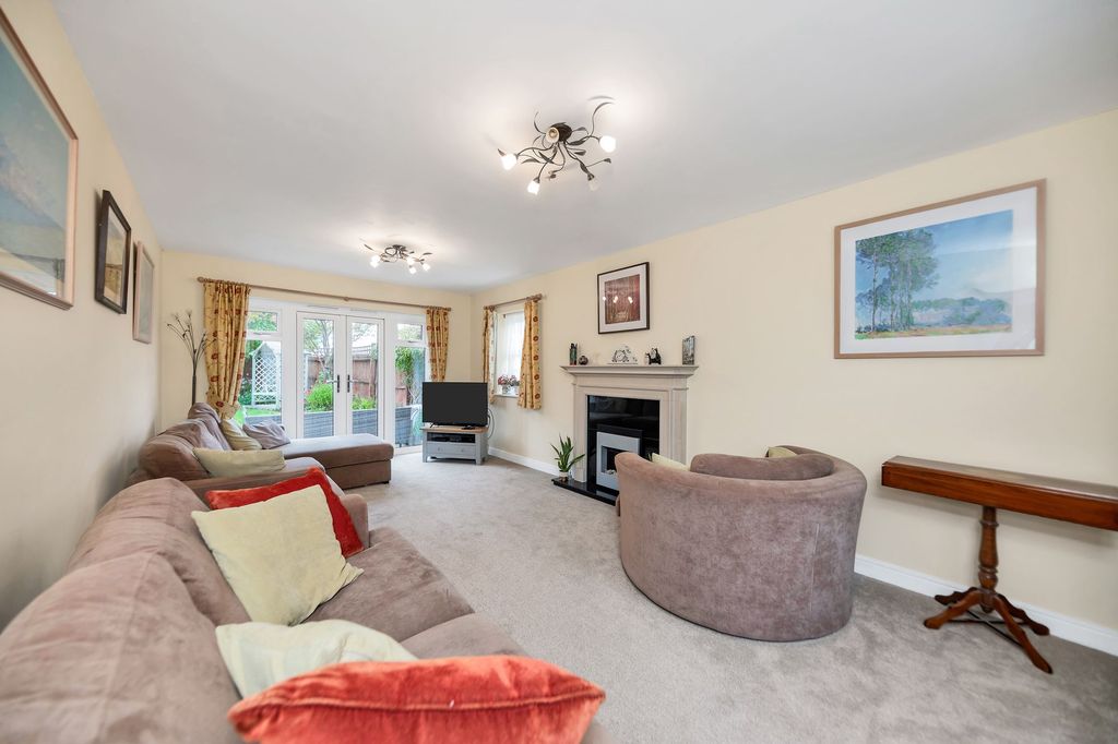 Property photo 3 of 24