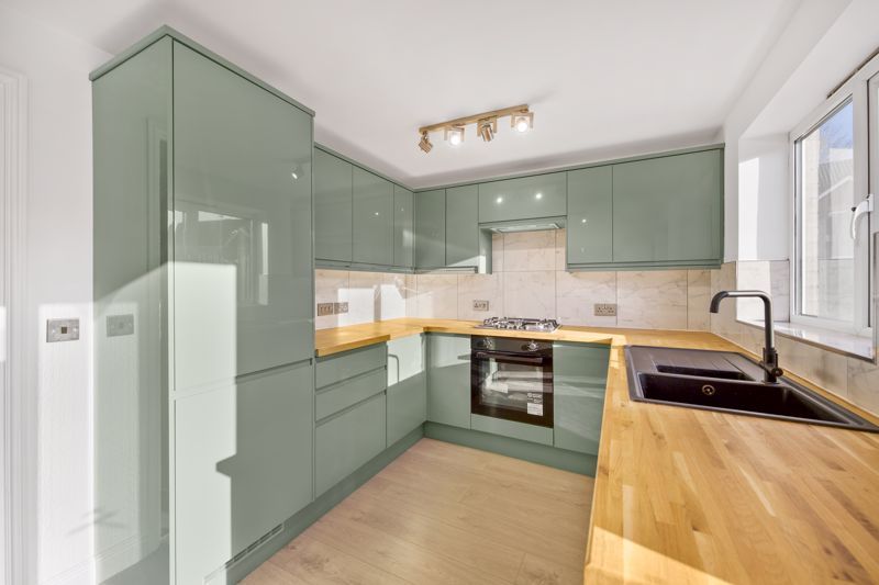 Property photo 1 of 27 Dining Kitchen