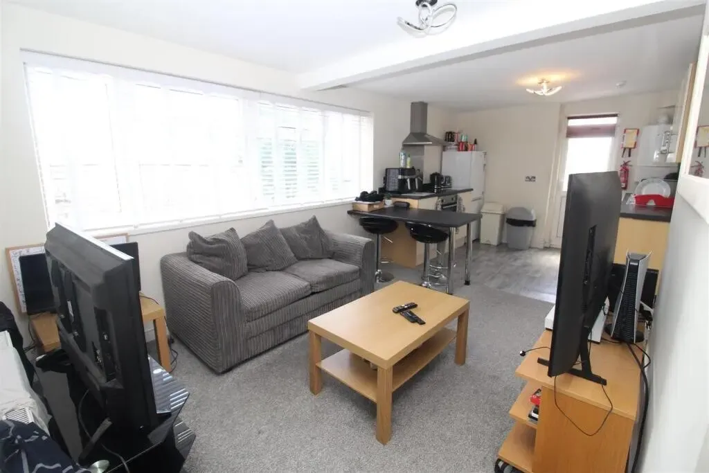 Property photo 3 of 11 Property