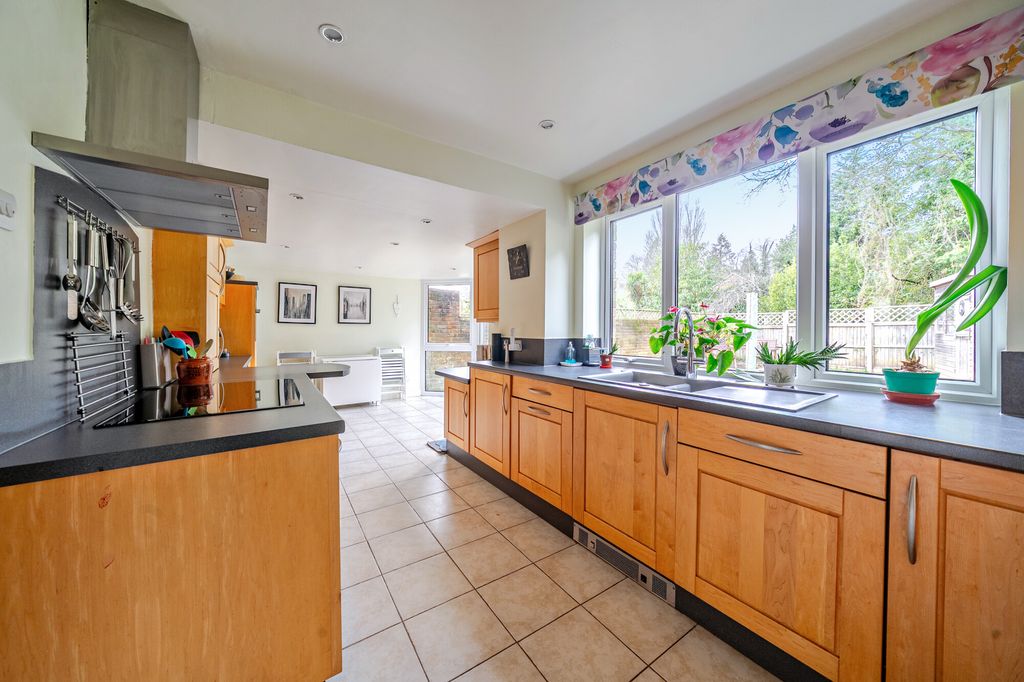 Property photo 2 of 12