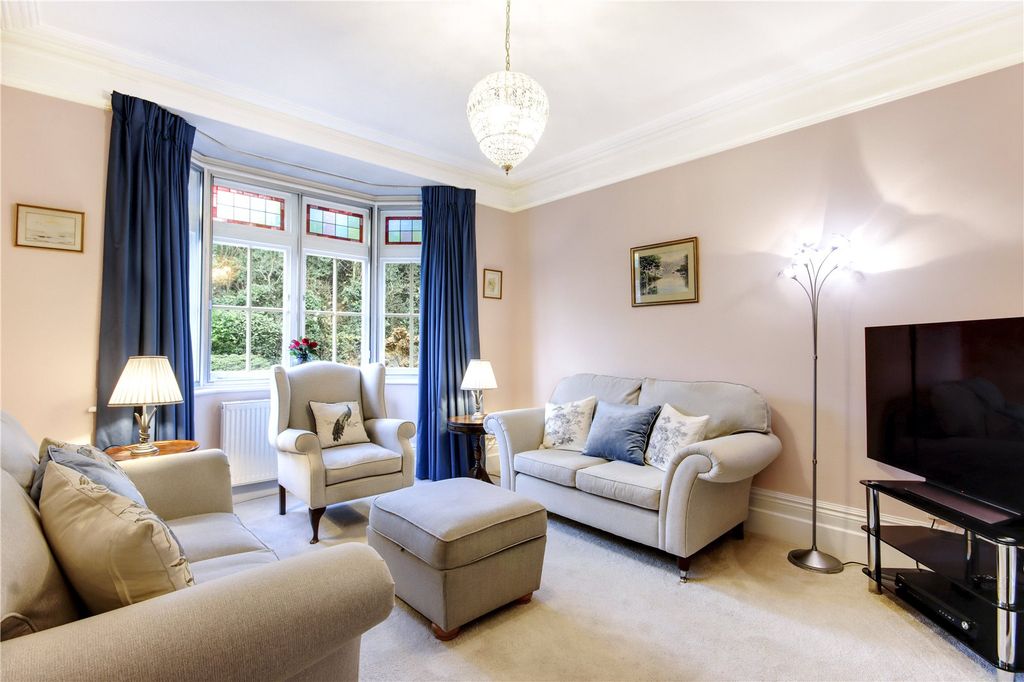 Property photo 3 of 17 Sitting Room