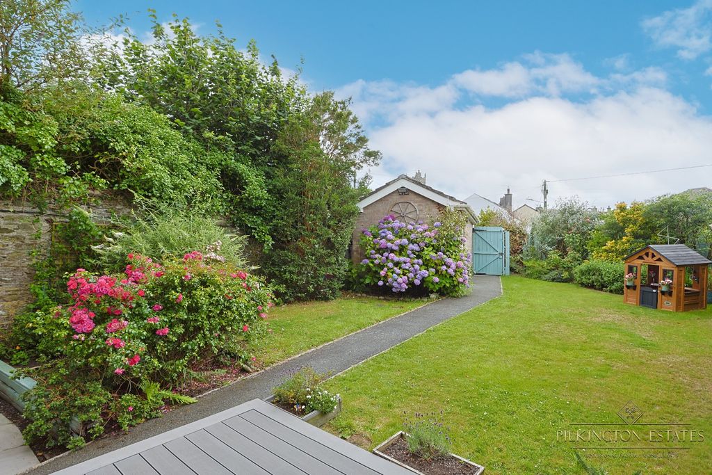 Property photo 2 of 24 4318654